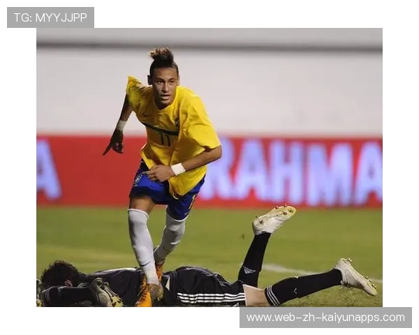 内马尔给残疾儿童授球课，温情画面被无限传阅